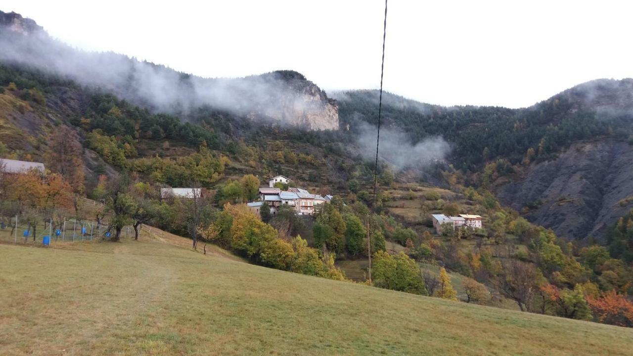 Apibus Domus - Chris et Stèph Villa Guillaumes Esterno foto